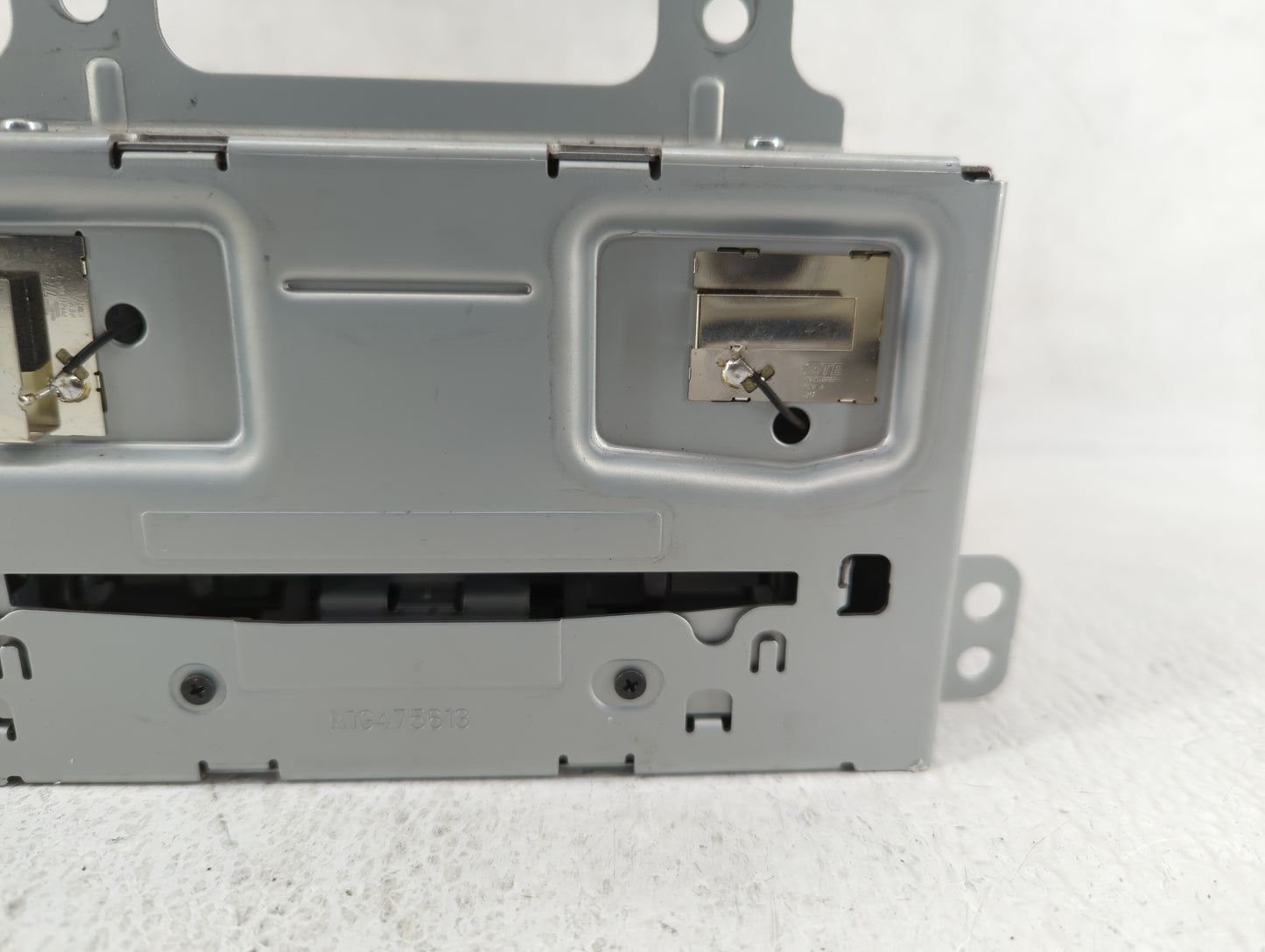 2013-2014 Buick Encore Am Fm Cd Player Radio Receiver - Oemusedautoparts1.com