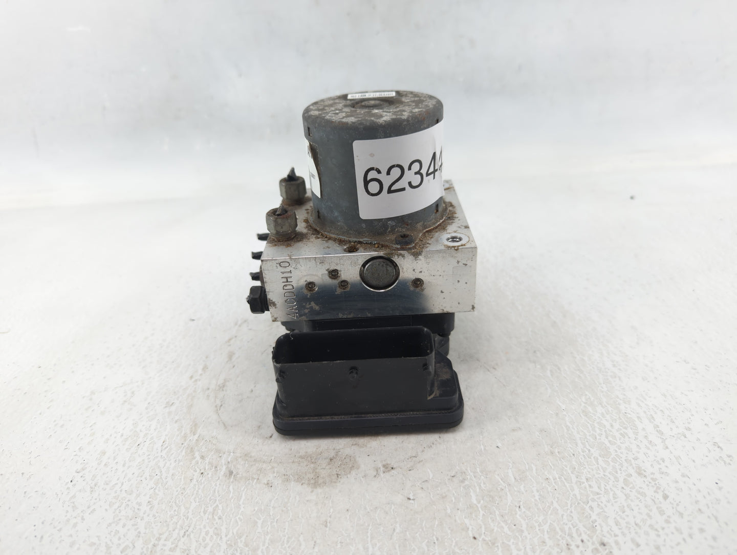 2013 Buick Encore ABS Pump Control Module Replacement P/N:95281717 GSUV ESC Fits OEM Used Auto Parts - Oemusedautoparts1.com