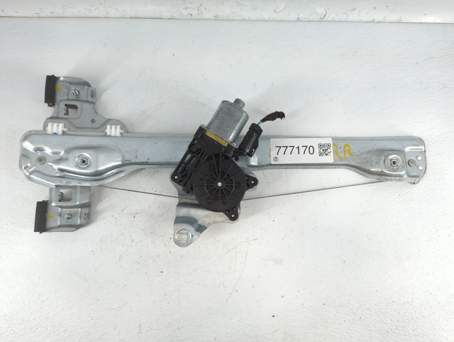 2013 Buick Encore Passenger Front Right Power Window Motor - Oemusedautoparts1.com