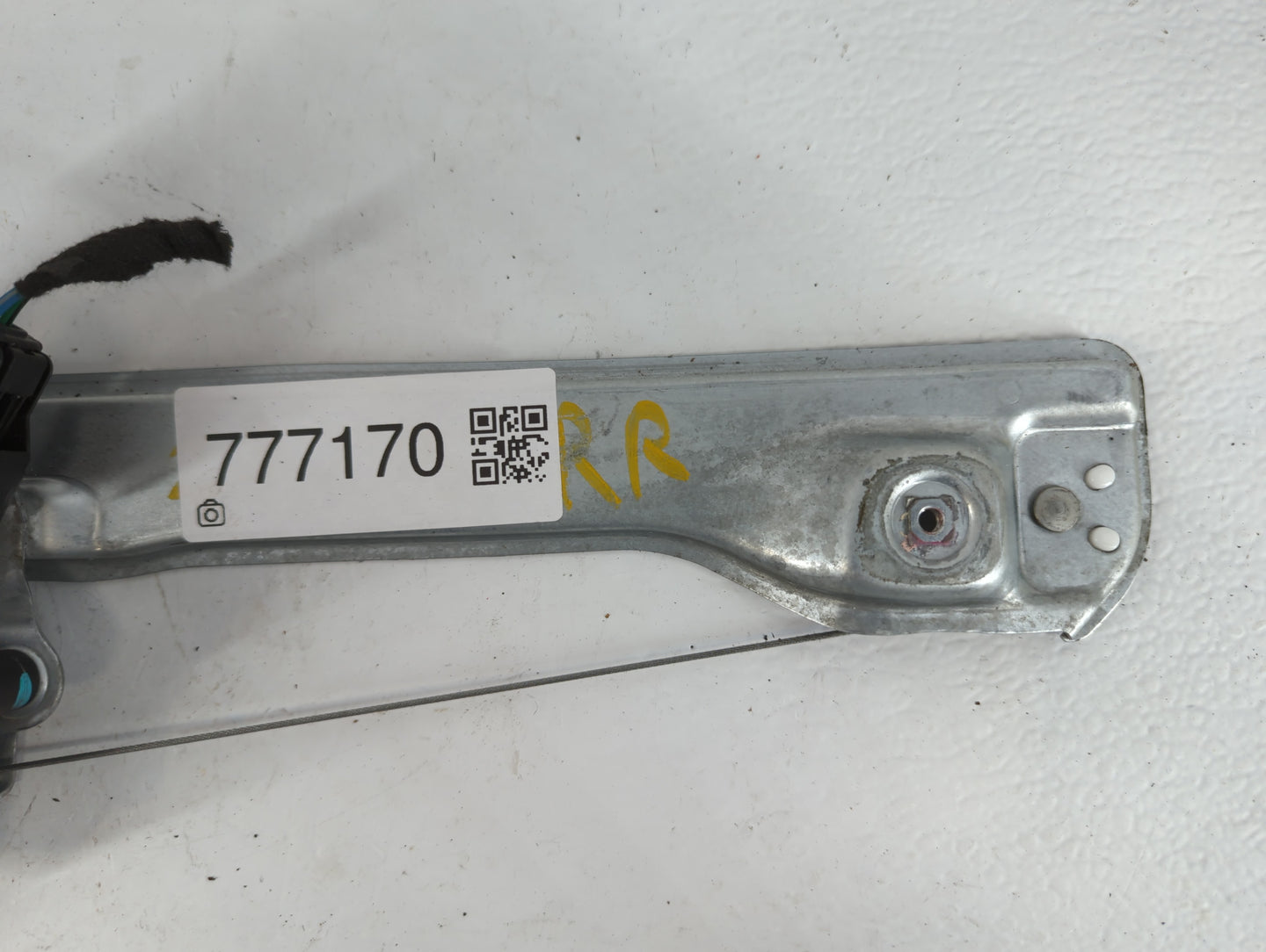 2013 Buick Encore Passenger Front Right Power Window Motor - Oemusedautoparts1.com
