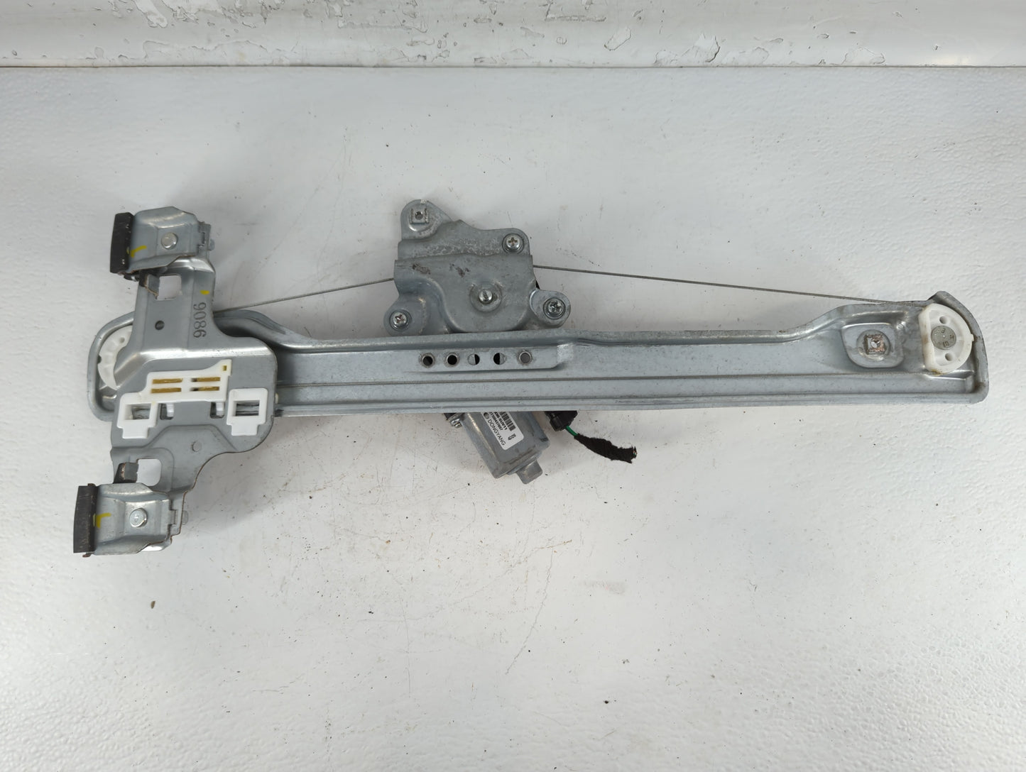 2013 Buick Encore Passenger Front Right Power Window Motor - Oemusedautoparts1.com