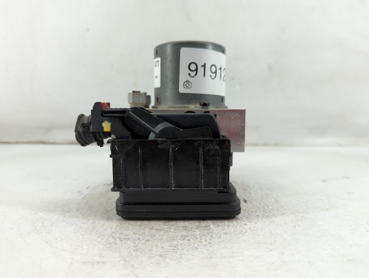 2013 Buick Encore Anti-Lock Brake ABS Pump Module Actuator OEM P/N:688250455 95281717 Fits OEM Used Auto Parts - Oemusedauto