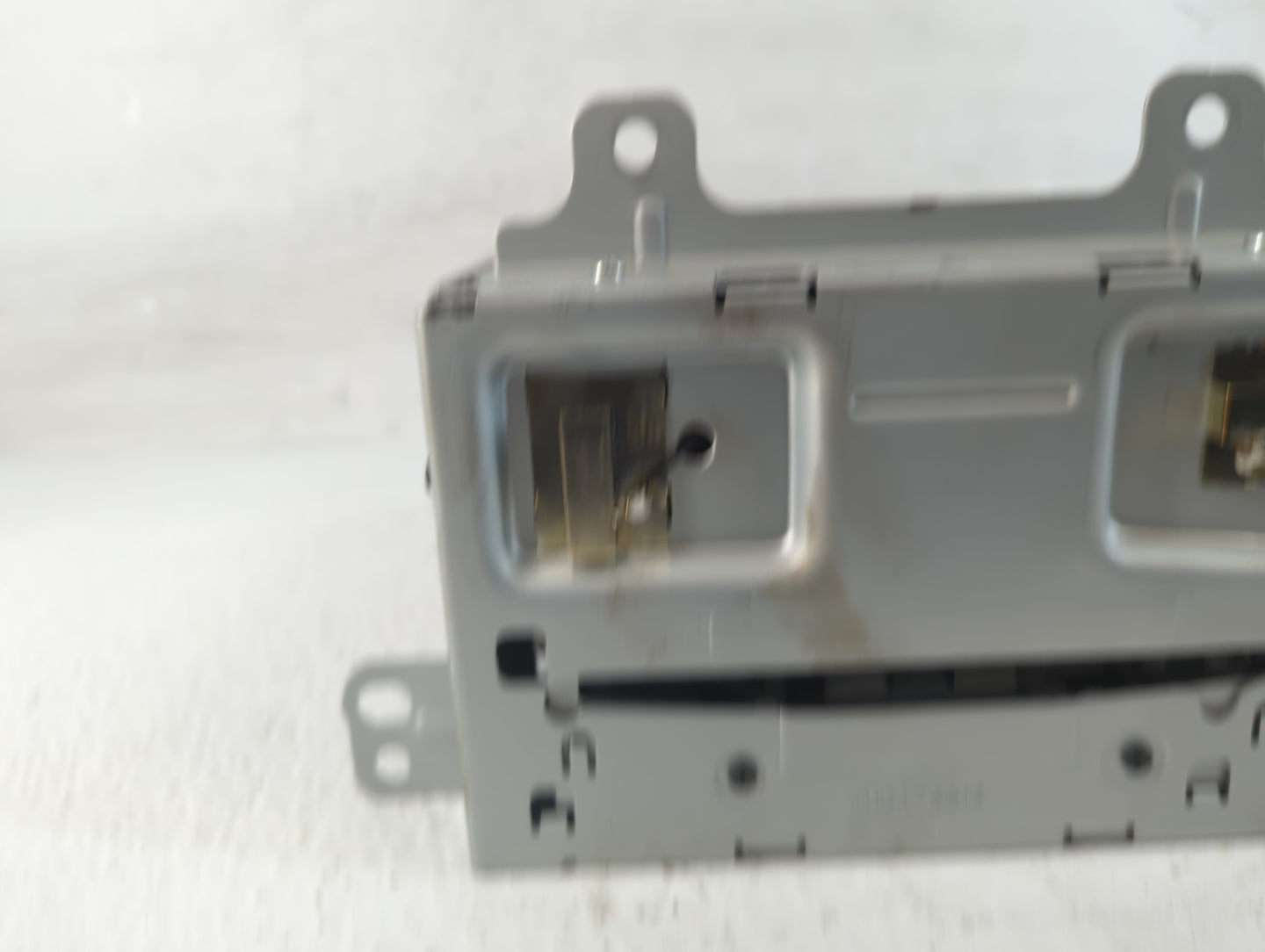 2013-2014 Buick Encore Radio AM FM Cd Player Receiver Replacement P/N:95351307 95298147 Fits Fits 2013 2014 OEM Used Auto Pa