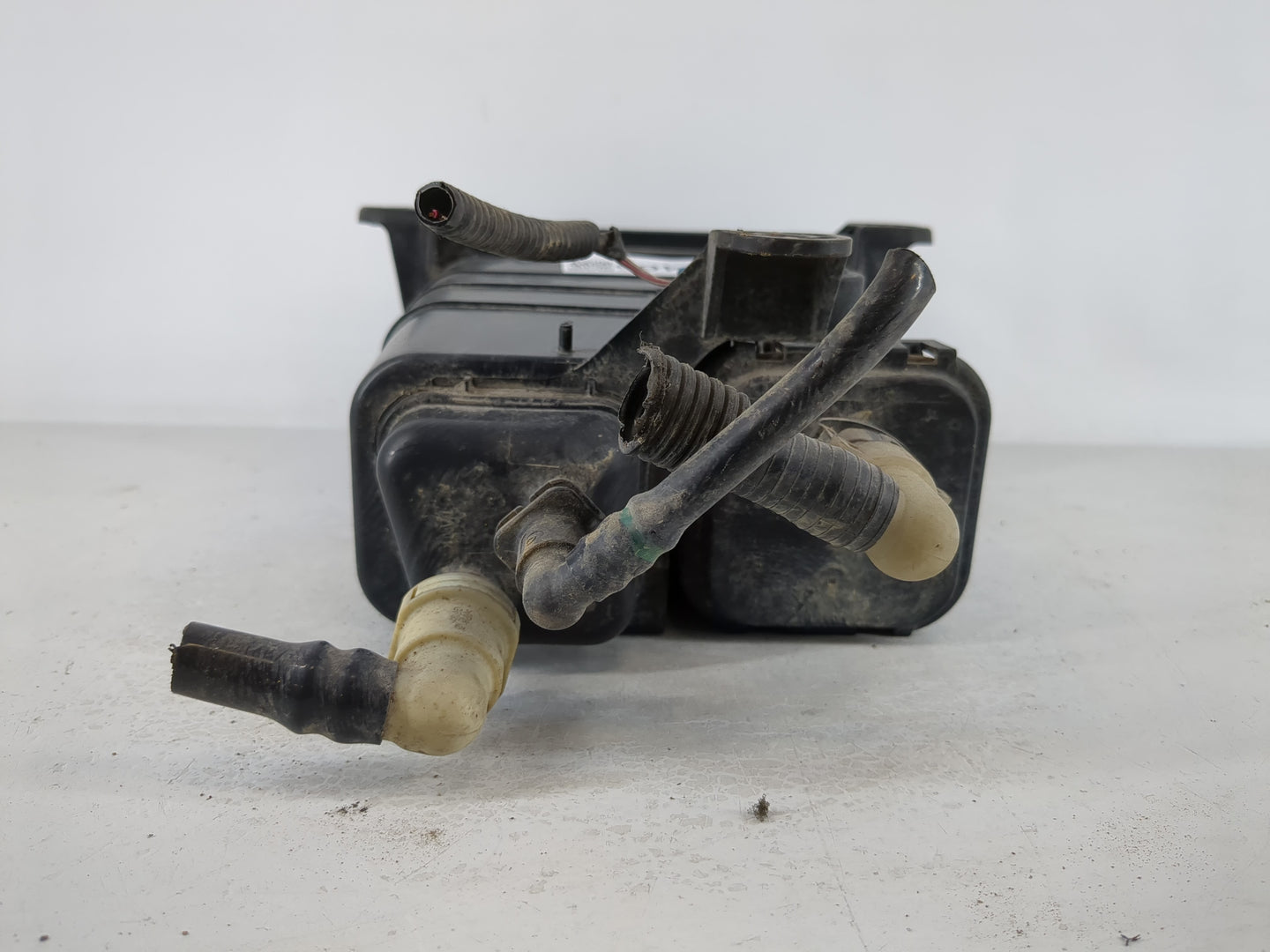 2013 Buick Lacrosse Fuel Vapor Charcoal Canister 1122465 - Oemusedautoparts1.com