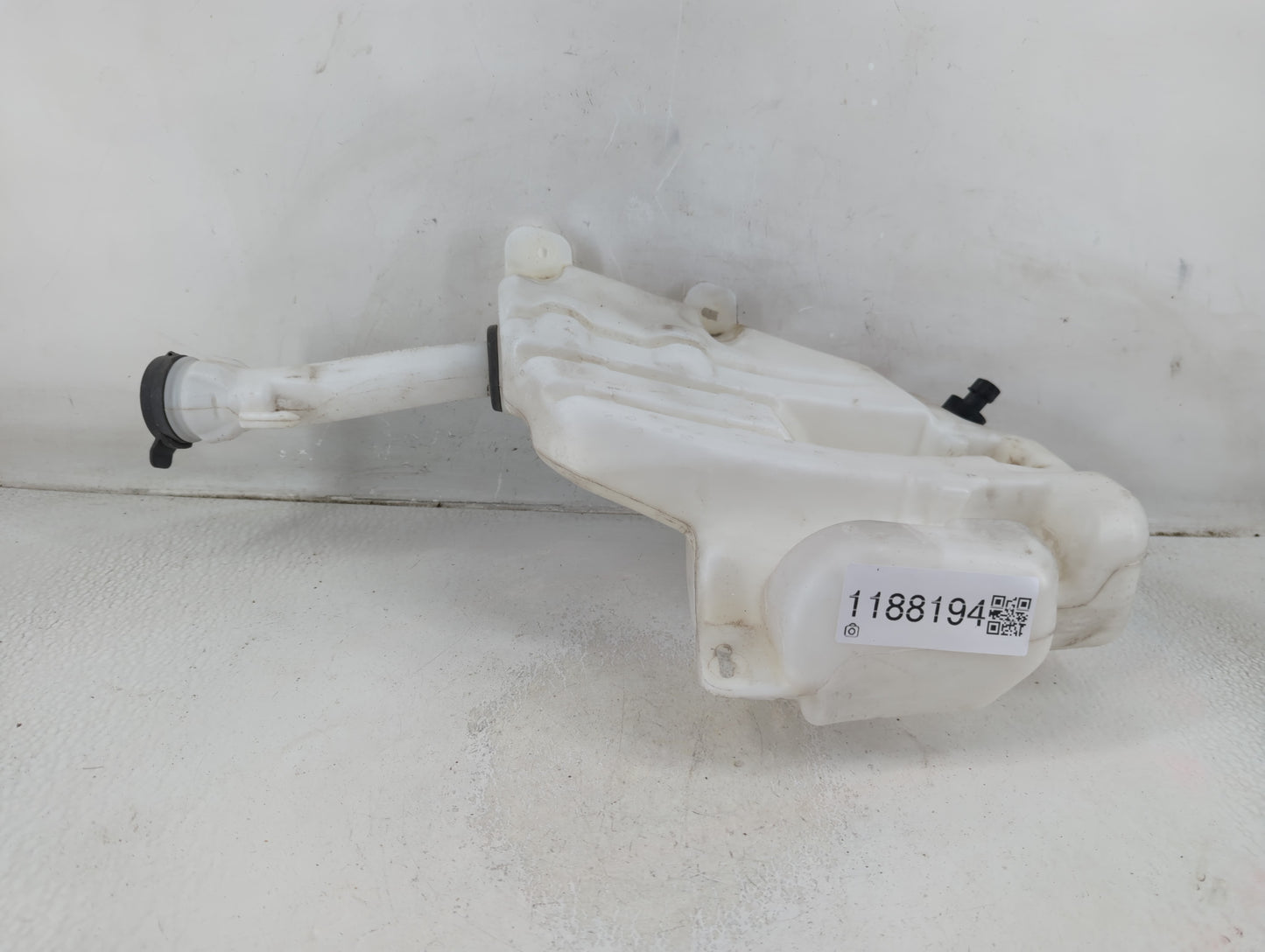 2010-2016 Buick Lacrosse Windshield Washer Fluid Reservoir Bottle Oem - Oemusedautoparts1.com