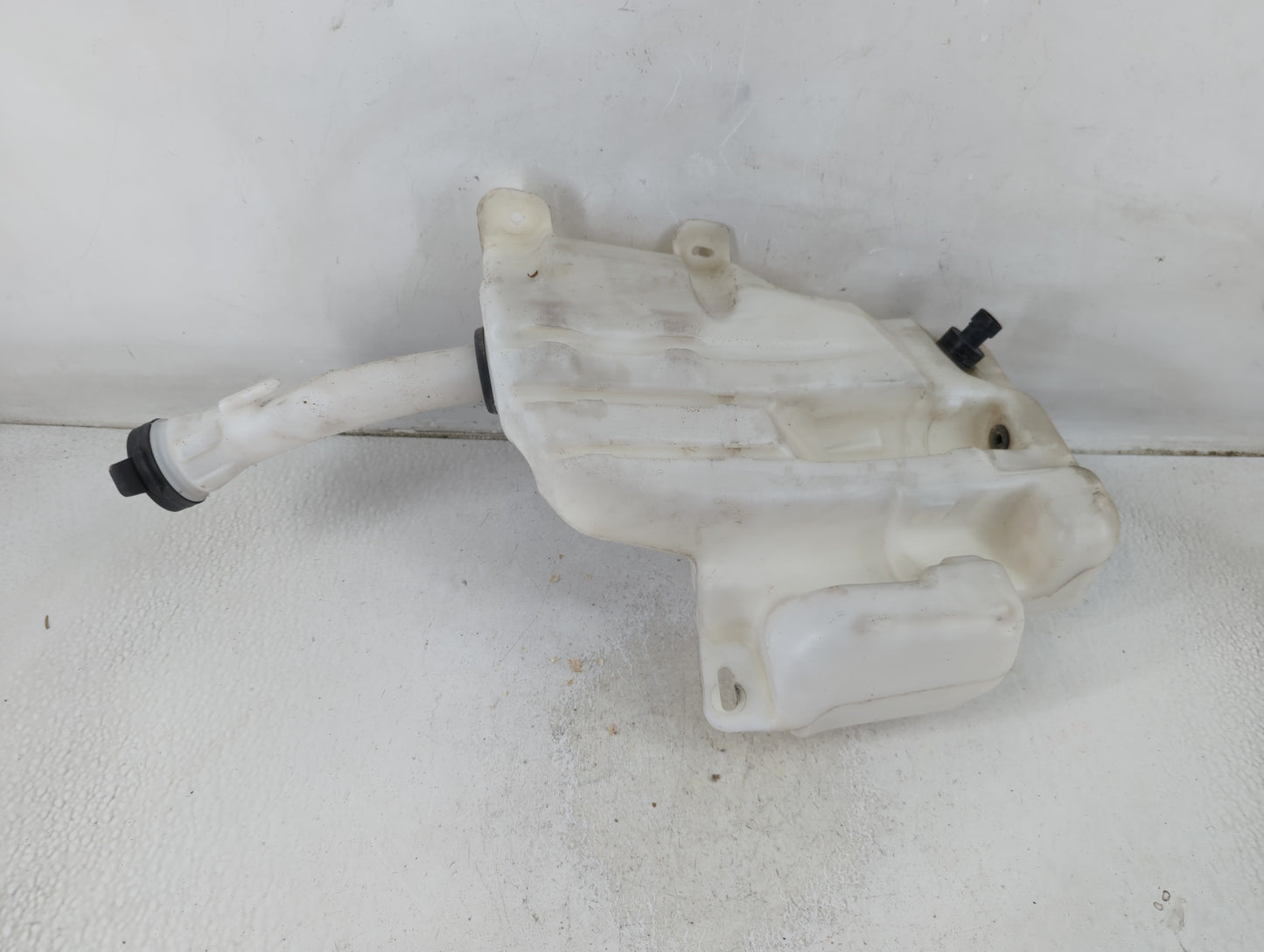 2010-2016 Buick Lacrosse Windshield Washer Fluid Reservoir Bottle Oem - Oemusedautoparts1.com