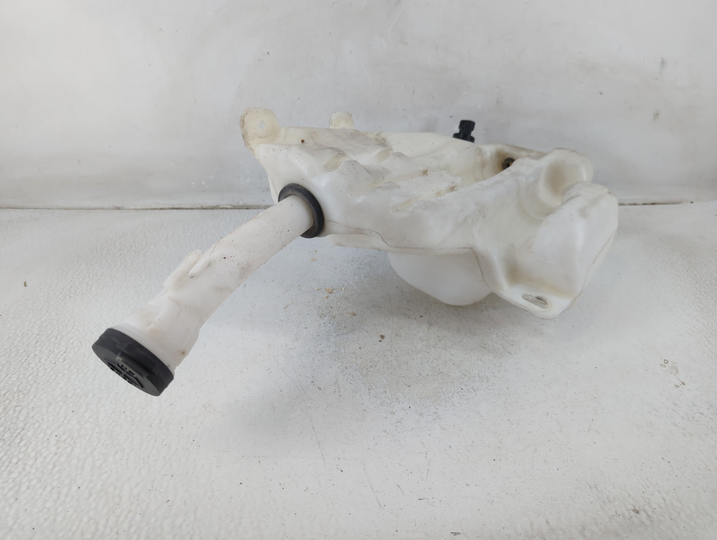 2010-2016 Buick Lacrosse Windshield Washer Fluid Reservoir Bottle Oem - Oemusedautoparts1.com