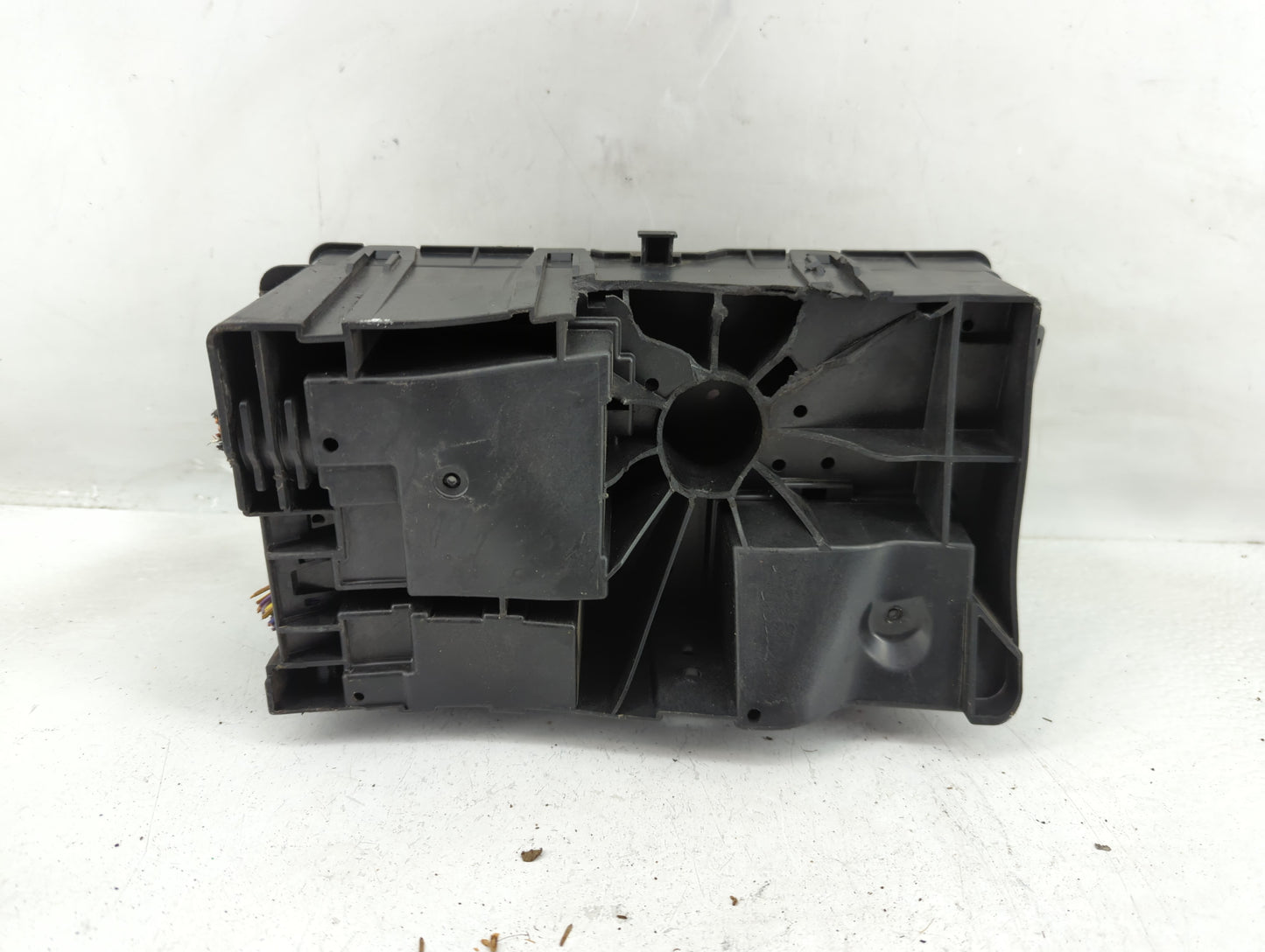 2013 Buick Lacrosse Fusebox Fuse Box Panel Relay Module P/N:812461952 Fits OEM Used Auto Parts - Oemusedautoparts1.com
