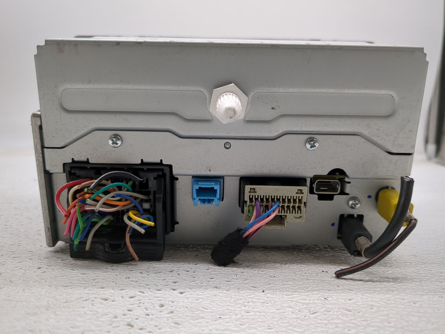 2013 Buick Lacrosse Radio AM FM Cd Player Receiver Replacement P/N:23135481 Fits OEM Used Auto Parts - Oemusedautoparts1.com