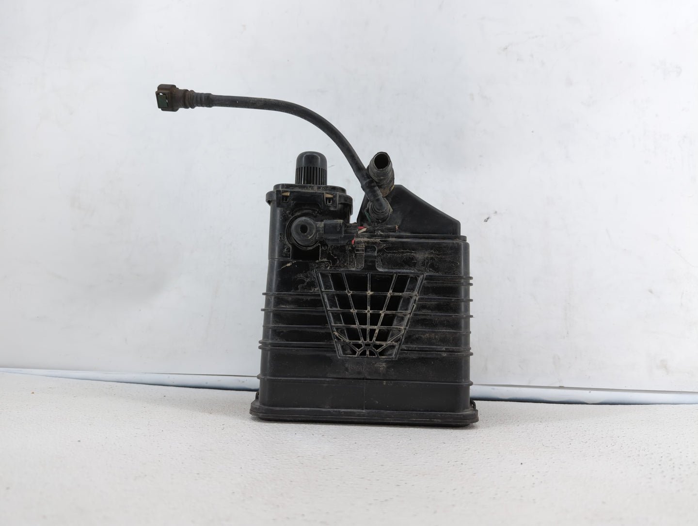 2013 Buick Lacrosse Fuel Vapor Charcoal Canister - Oemusedautoparts1.com