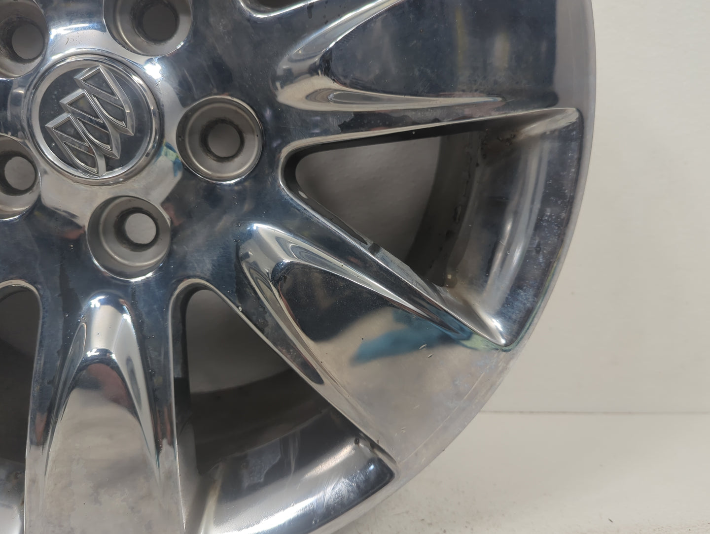 2013 Buick Lacrosse Oem Wheel Rim 5014971 - Oemusedautoparts1.com