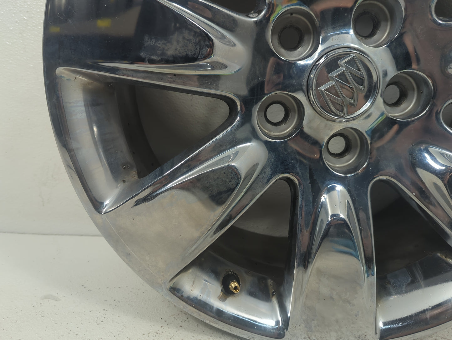 2013 Buick Lacrosse Oem Wheel Rim 5014971 - Oemusedautoparts1.com