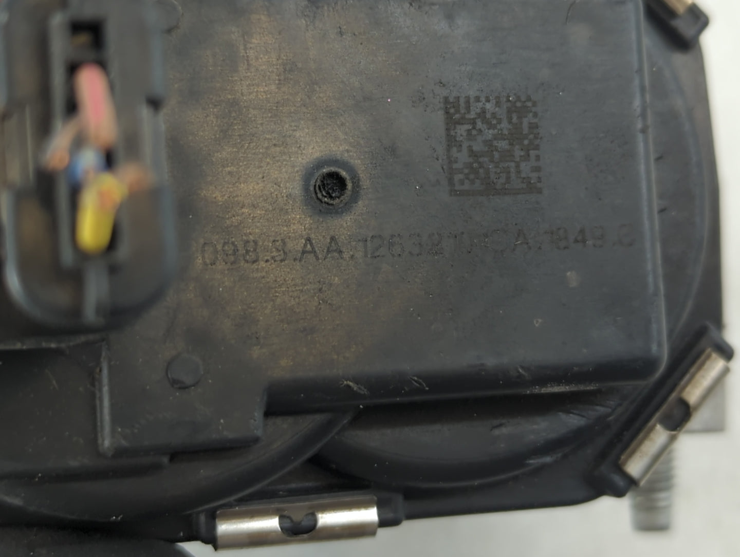 2012-2015 Buick Lacrosse Throttle Body P/N:12632101CA Fits Fits 2012 2013 2014 2015 OEM Used Auto Parts - Oemusedautoparts1.