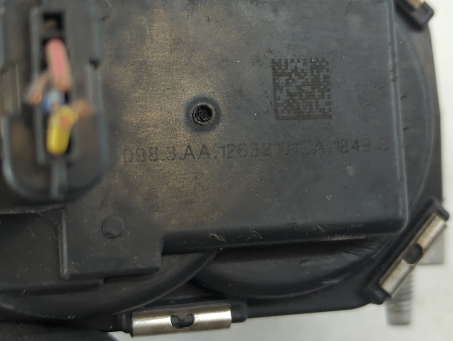 2012-2015 Buick Lacrosse Throttle Body P/N:12632101CA Fits Fits 2012 2013 2014 2015 OEM Used Auto Parts - Oemusedautoparts1.