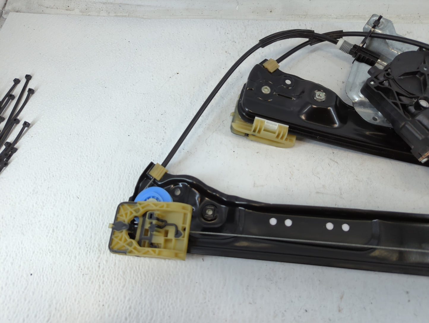 2011-2016 Buick Lacrosse Driver Left Front Window Regulator 700831 - Oemusedautoparts1.com