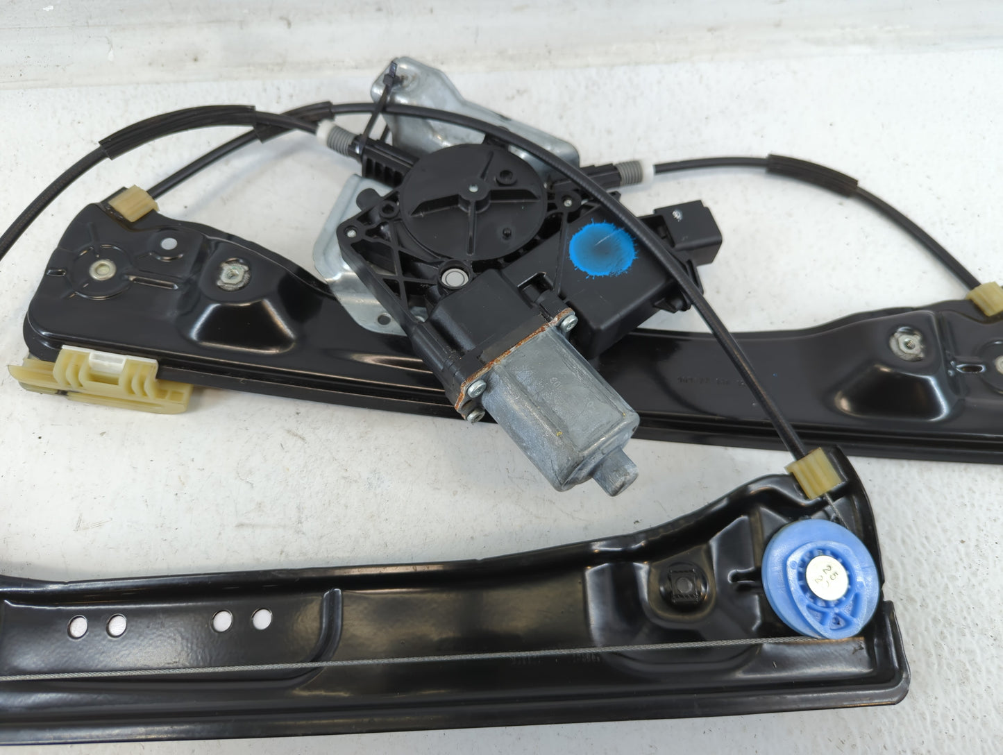 2011-2016 Buick Lacrosse Driver Left Front Window Regulator 700831 - Oemusedautoparts1.com