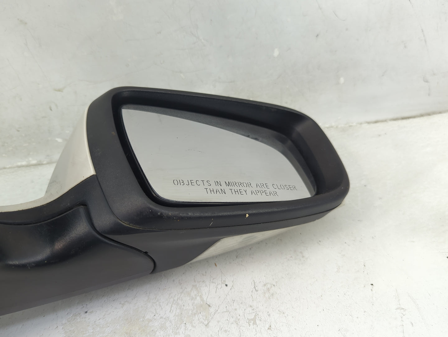 2013-2016 Buick Lacrosse Passenger Side View Mirror - Right Door Mirror OEM Used - Oemusedautoparts1.com
