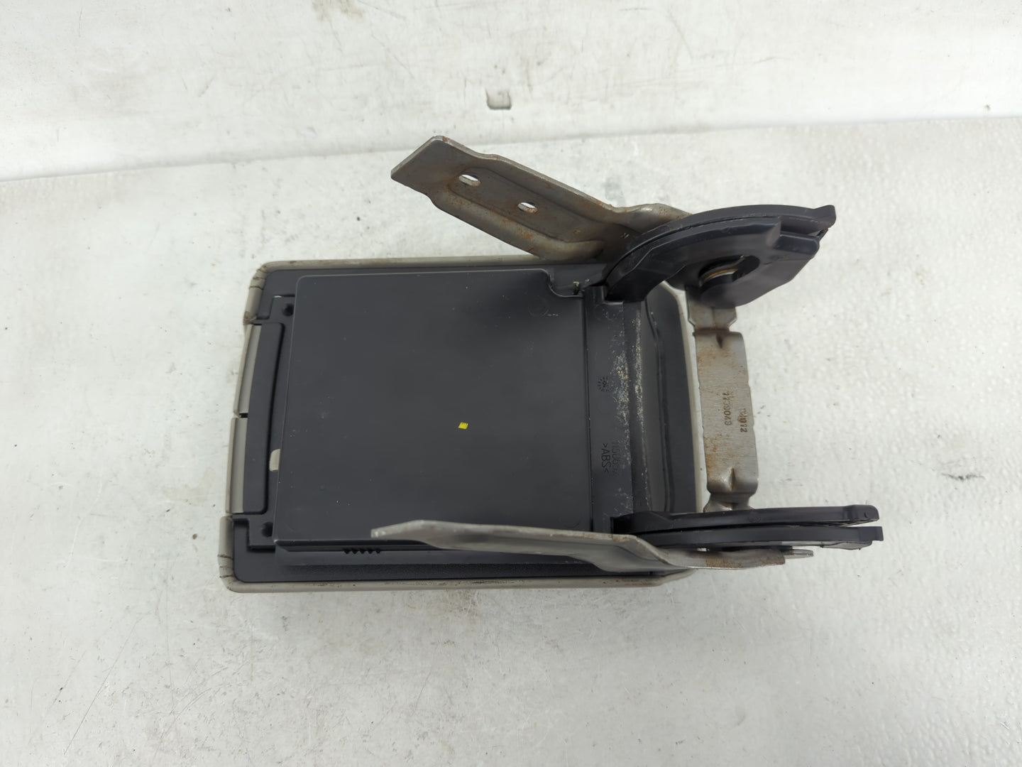 2012-2013 Buick Lacrosse Center Console Armrest Cover Lid Fits Fits 2012 2013 OEM Used Auto Parts - Oemusedautoparts1.com