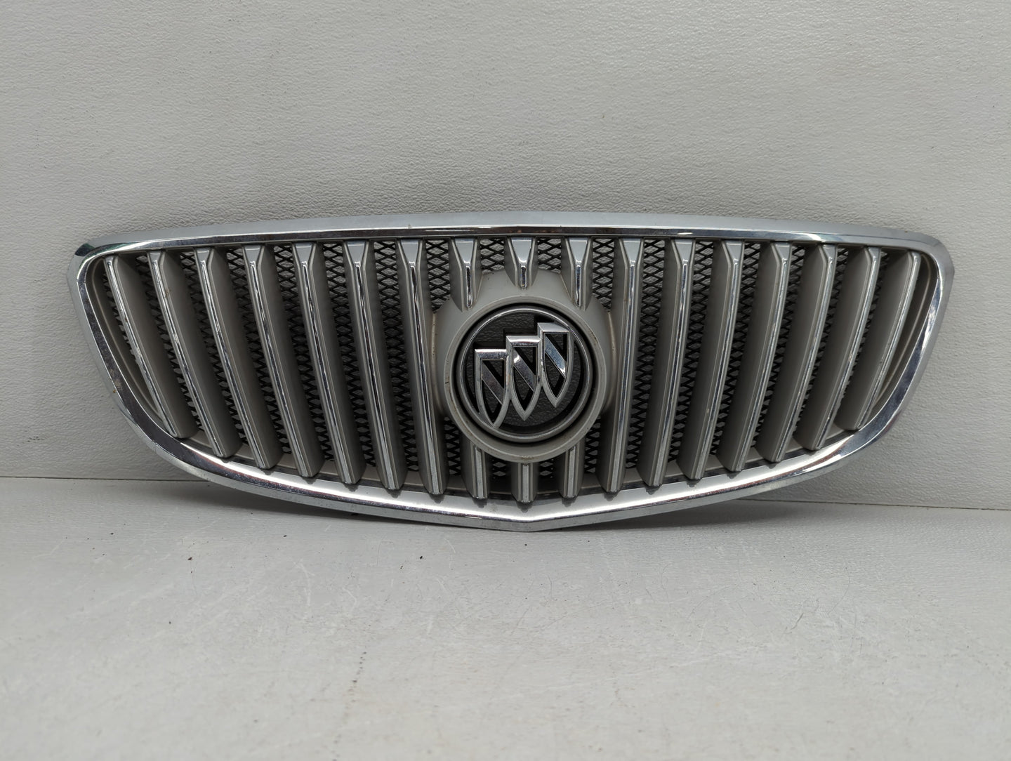 2013 Buick Park Avenue Front Grille Bumper Not Included - Oemusedautoparts1.com