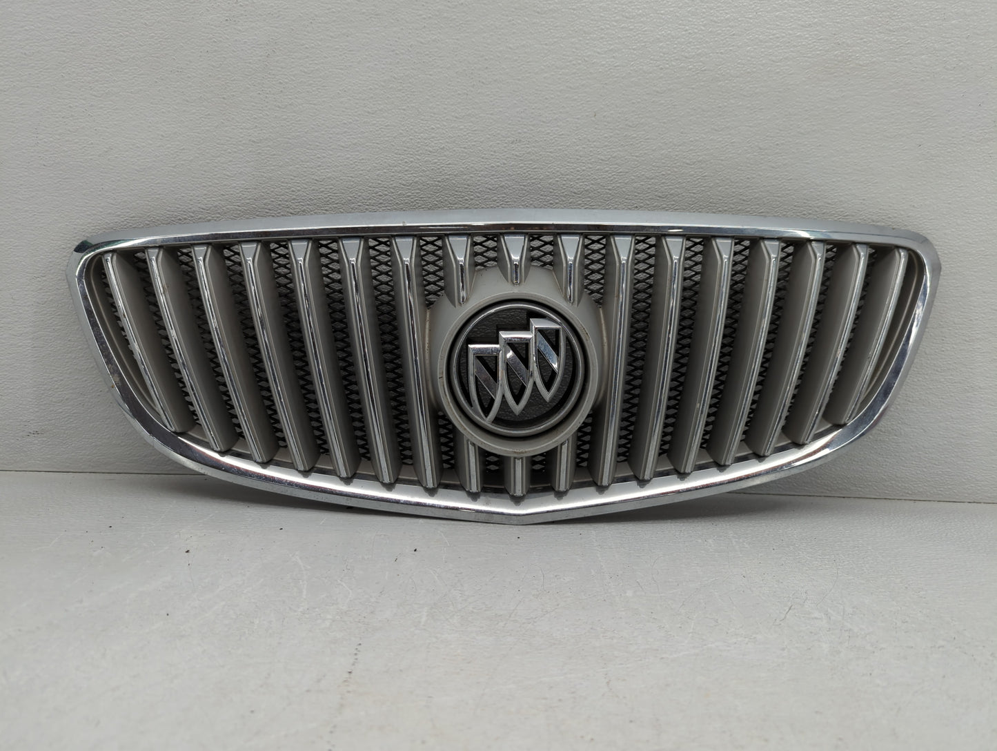 2013 Buick Park Avenue Front Grille Bumper Not Included - Oemusedautoparts1.com