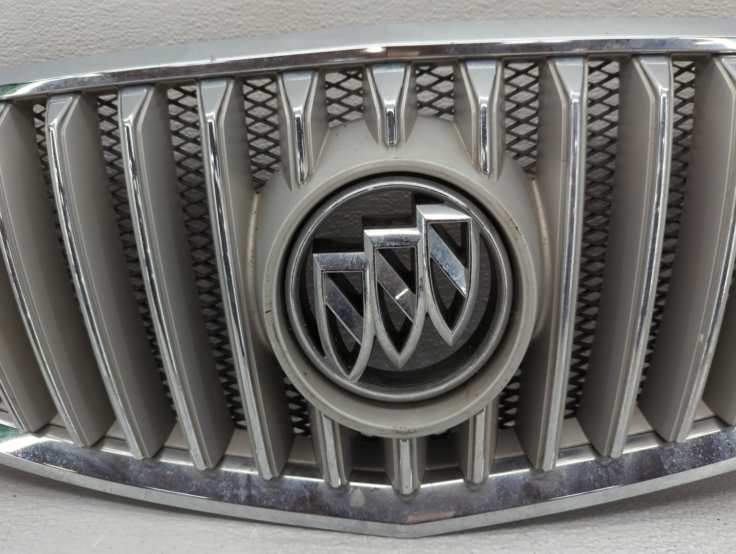 2013 Buick Park Avenue Front Grille Bumper Not Included - Oemusedautoparts1.com