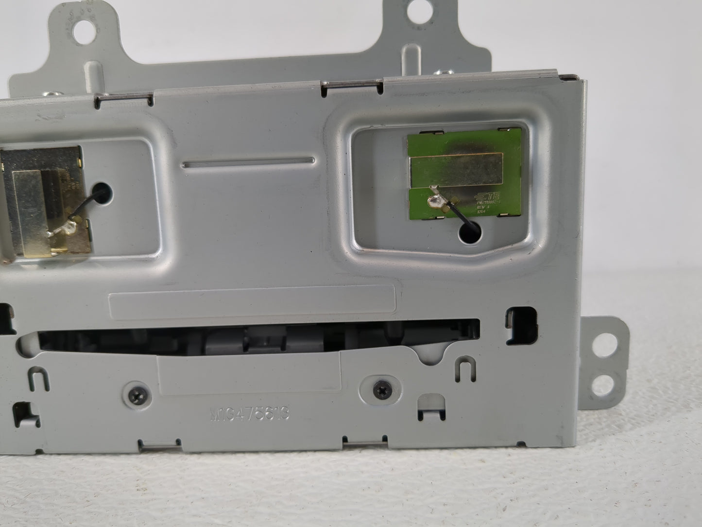 2013 Buick Regal Radio AM FM Cd Player Receiver Replacement P/N:22979837 Fits OEM Used Auto Parts - Oemusedautoparts1.com