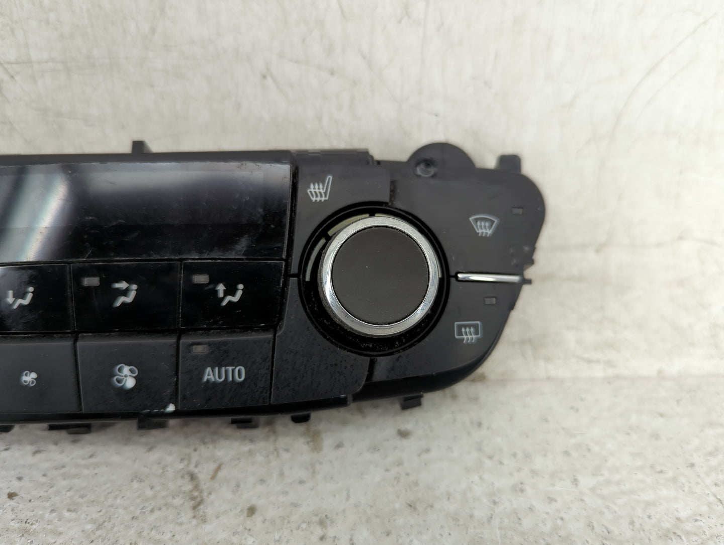 2011-2013 Buick Regal Climate Control Module Temperature AC/Heater Replacement P/N:13297381 Fits Fits 2011 2012 2013 OEM Use