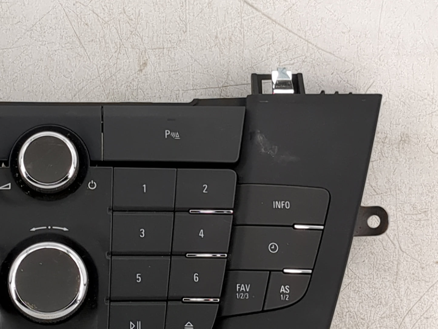 2012-2013 Buick Regal Radio Control Panel 1475143 - Oemusedautoparts1.com