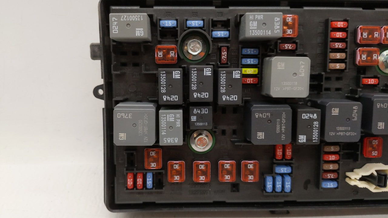 2013 Buick Regal Fusebox Fuse Box Panel Relay Module P/N:13 255 300 Fits OEM Used Auto Parts - Oemusedautoparts1.com
