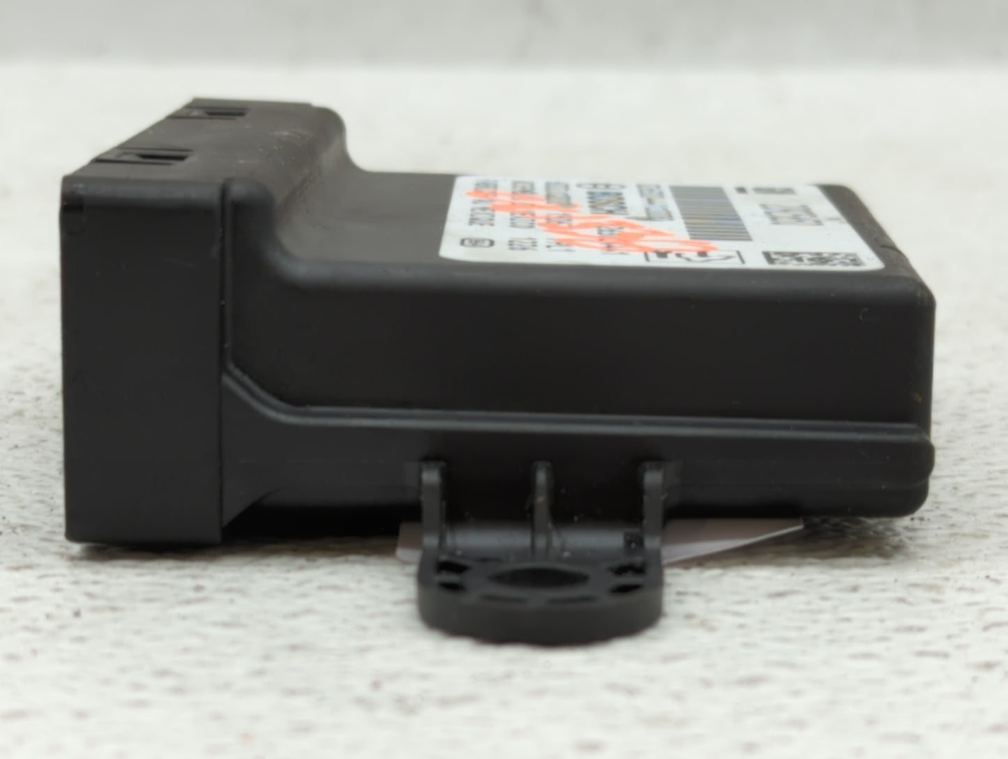 2013-2017 Buick Regal Chassis Control Module Ccm Bcm Body Control - Oemusedautoparts1.com