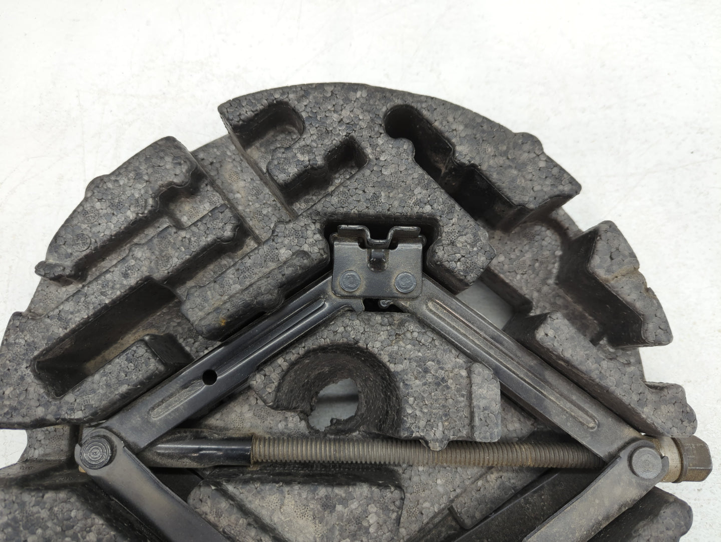 2013 Buick Regal Spare Scissor Car Jack - Oemusedautoparts1.com