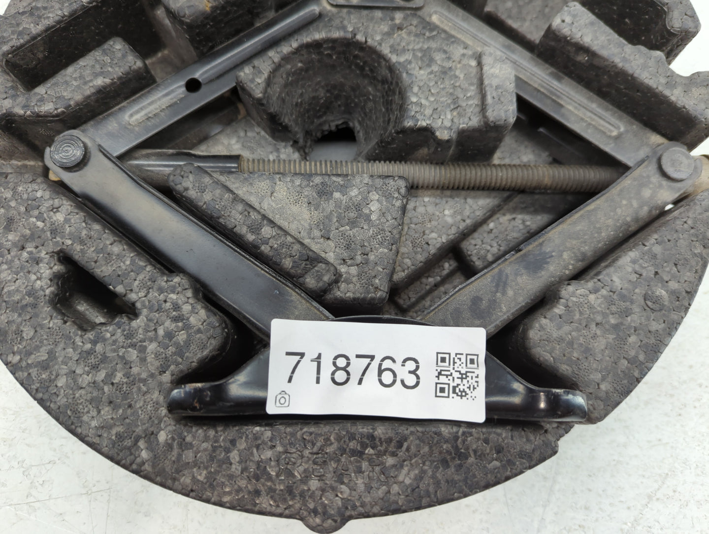 2013 Buick Regal Spare Scissor Car Jack - Oemusedautoparts1.com