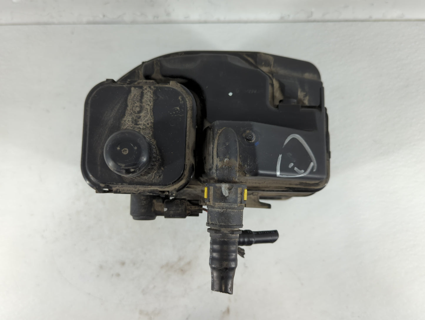 2013 Buick Regal Fuel Vapor Charcoal Canister - Oemusedautoparts1.com