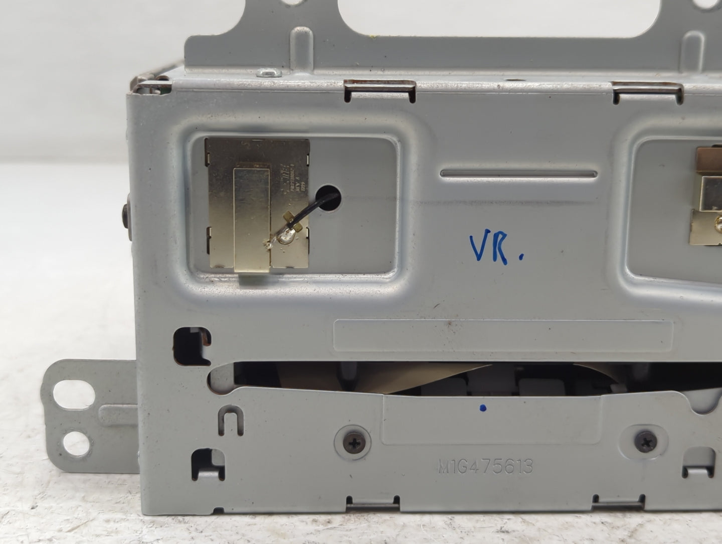 2013 Buick Regal Radio AM FM Cd Player Receiver Replacement P/N:22965237 Fits OEM Used Auto Parts - Oemusedautoparts1.com