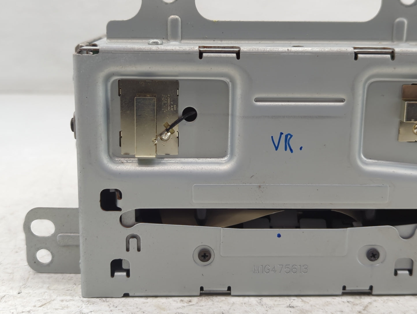 2013 Buick Regal Radio AM FM Cd Player Receiver Replacement P/N:22965237 Fits OEM Used Auto Parts - Oemusedautoparts1.com
