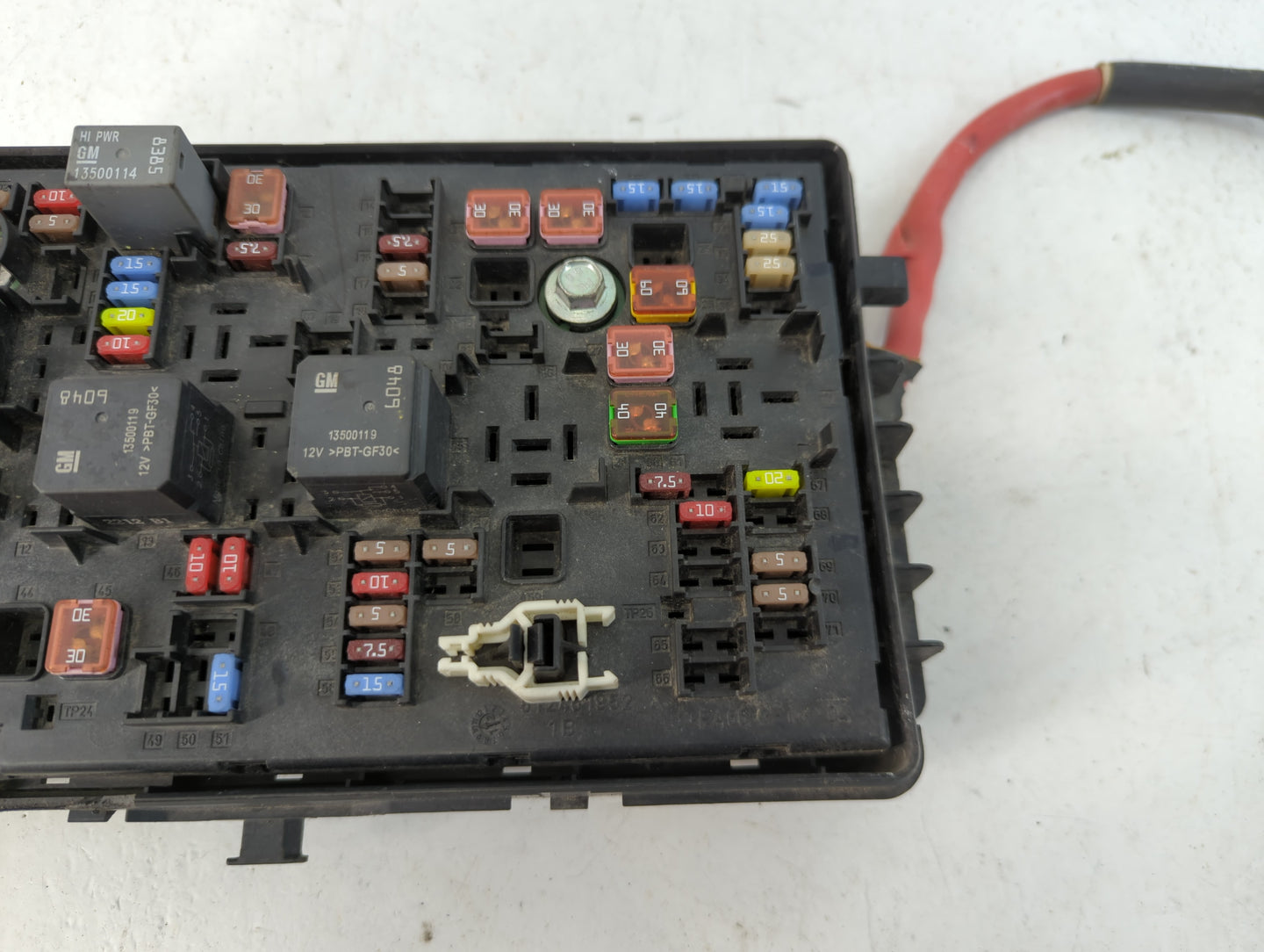 2013 Buick Regal Fusebox Fuse Box Panel Relay Module P/N:13272071 13272072 Fits OEM Used Auto Parts - Oemusedautoparts1.com