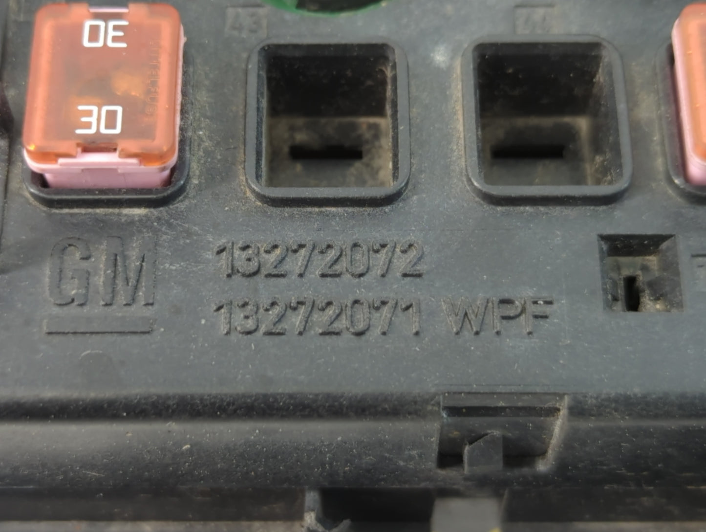 2013 Buick Regal Fusebox Fuse Box Panel Relay Module P/N:13272071 13272072 Fits OEM Used Auto Parts - Oemusedautoparts1.com