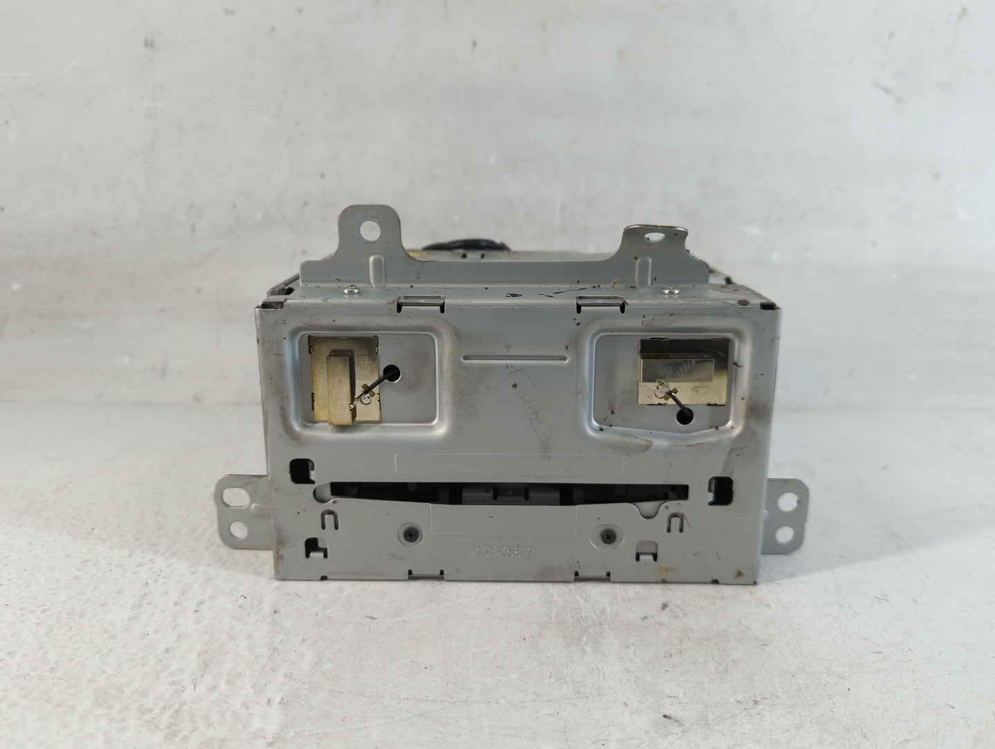 2013 Buick Verano Radio AM FM Cd Player Receiver Replacement P/N:22992934 Fits OEM Used Auto Parts - Oemusedautoparts1.com