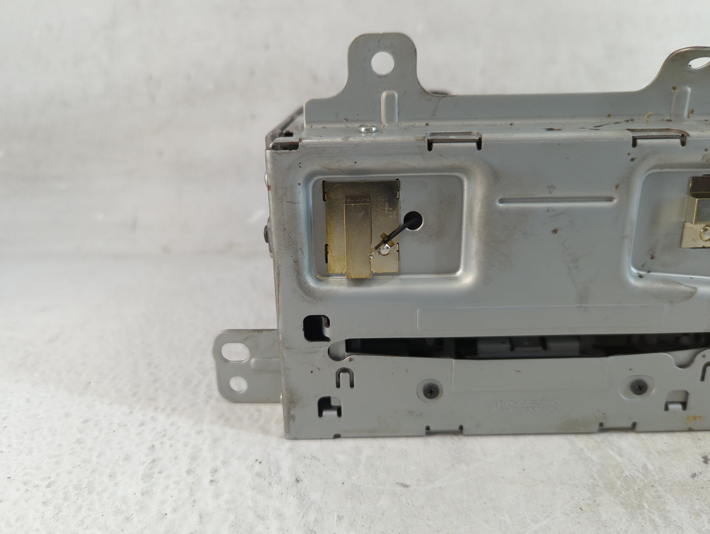 2013 Buick Verano Radio AM FM Cd Player Receiver Replacement P/N:22992934 Fits OEM Used Auto Parts - Oemusedautoparts1.com