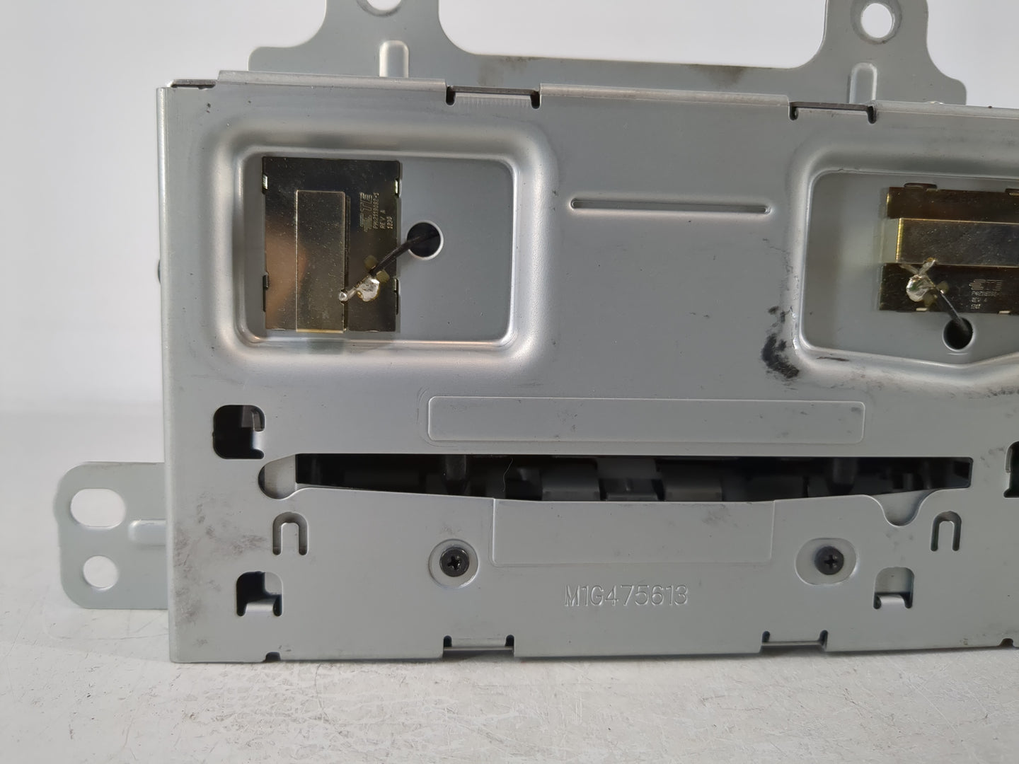 2013 Buick Verano Radio AM FM Cd Player Receiver Replacement P/N:23135481 22965237 Fits OEM Used Auto Parts - Oemusedautopar