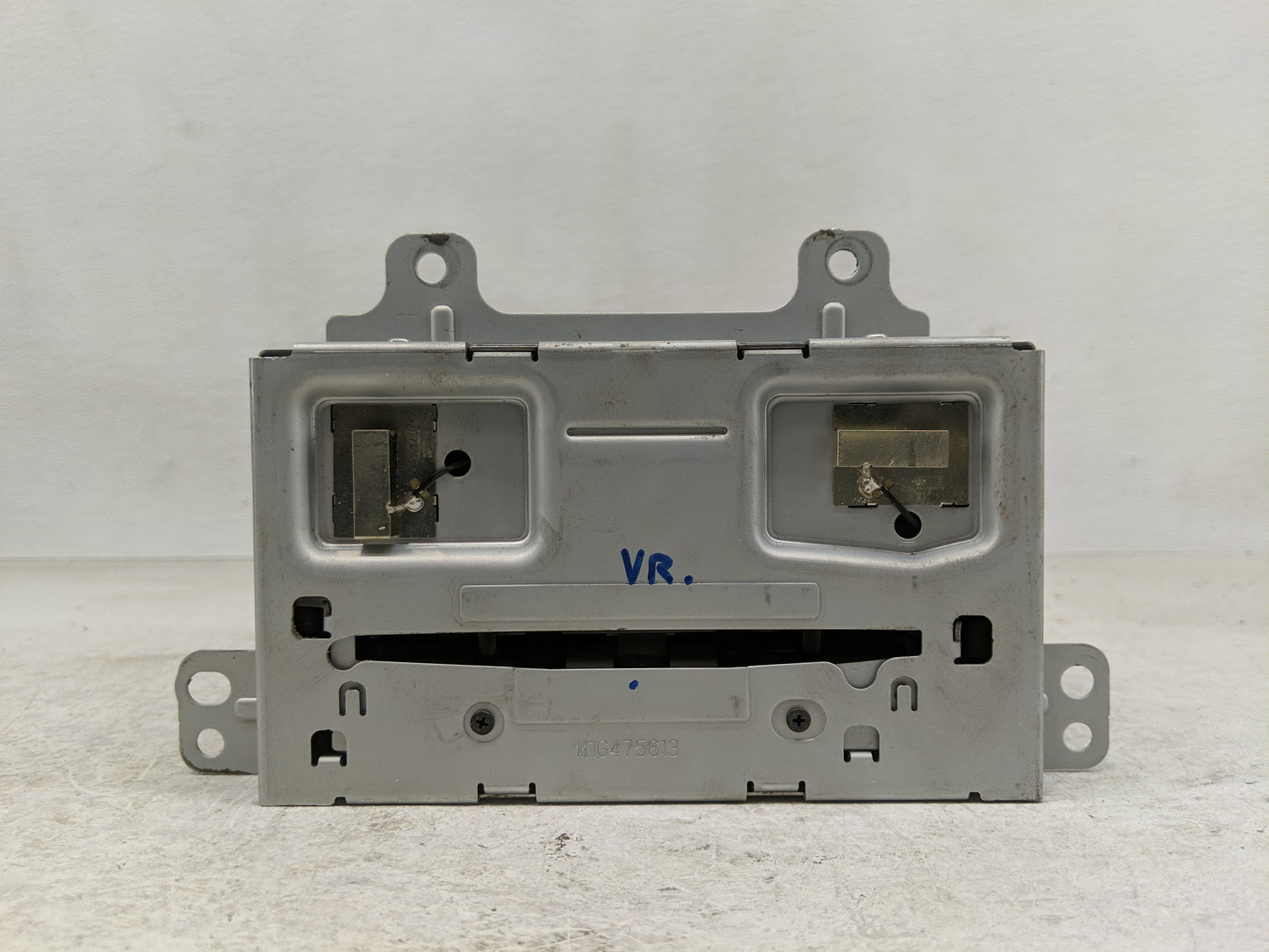 2013 Buick Verano Radio AM FM Cd Player Receiver Replacement P/N:22989452 Fits OEM Used Auto Parts - Oemusedautoparts1.com