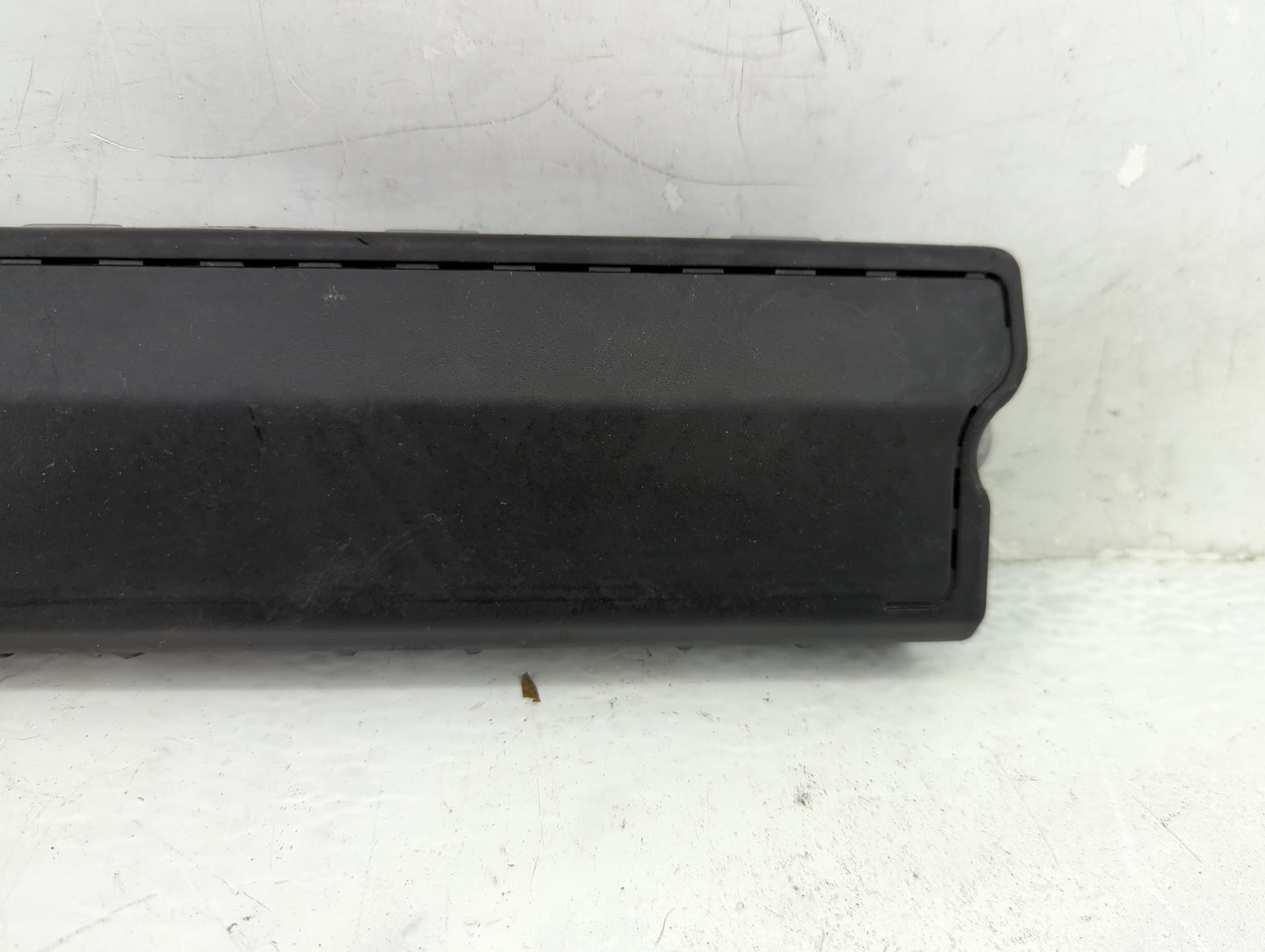 2012-2017 Buick Verano Air Bag Passenger Right Knee OEM P/N:22024579 Fits Fits 2012 2013 2014 2015 2016 2017 OEM Used Auto P