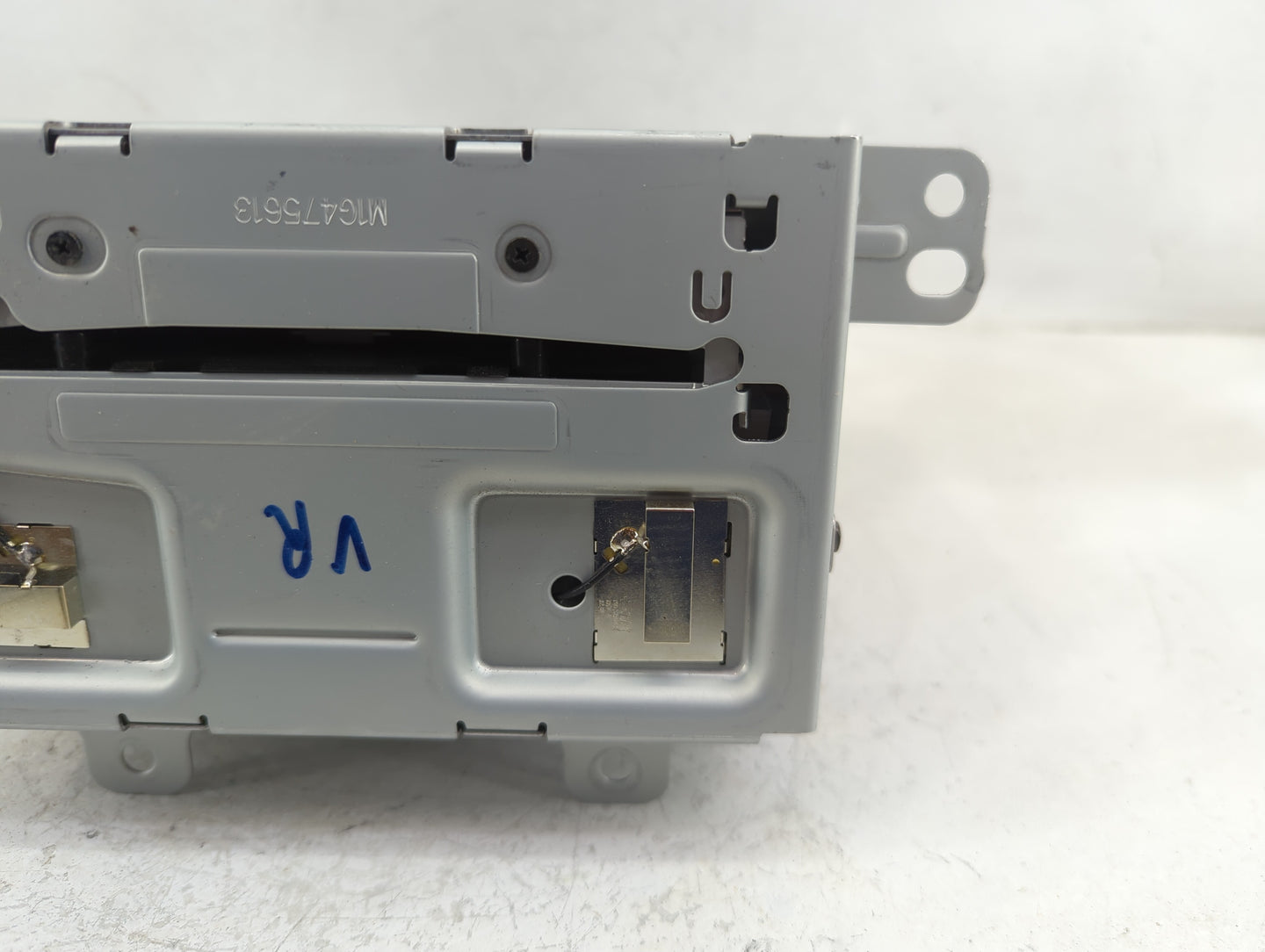 2013 Buick Verano Radio AM FM Cd Player Receiver Replacement P/N:22979837 Fits OEM Used Auto Parts - Oemusedautoparts1.com