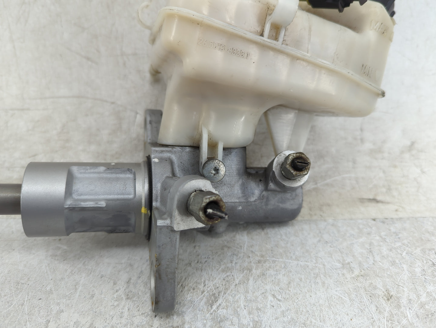 2012-2017 Buick Verano Brake Master Cylinder 1451096 - Oemusedautoparts1.com