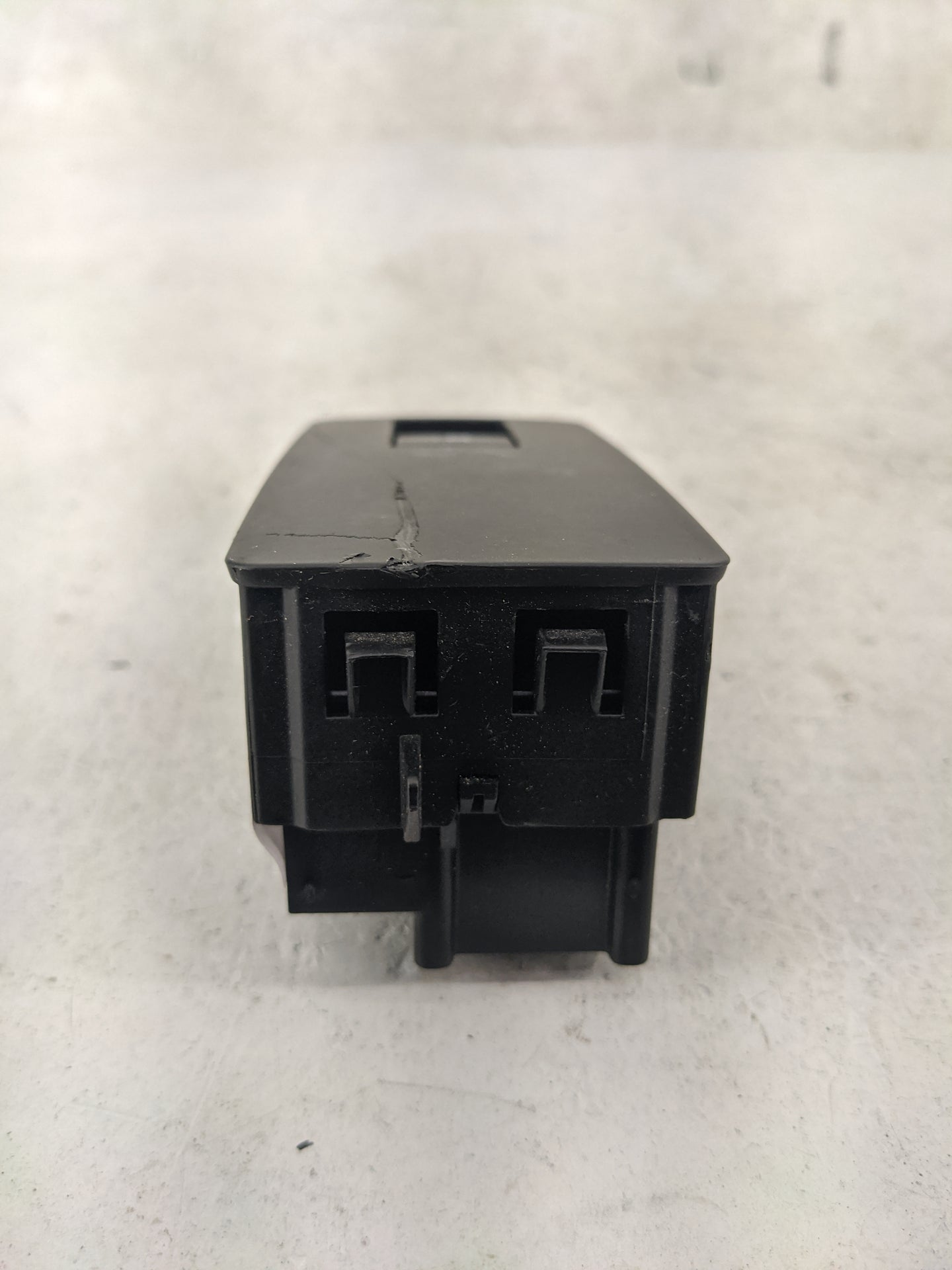 2013 Buick Verano Master Power Window Switch Replacement Driver Side Left P/N:20792536 Fits OEM Used Auto Parts - Oemusedaut