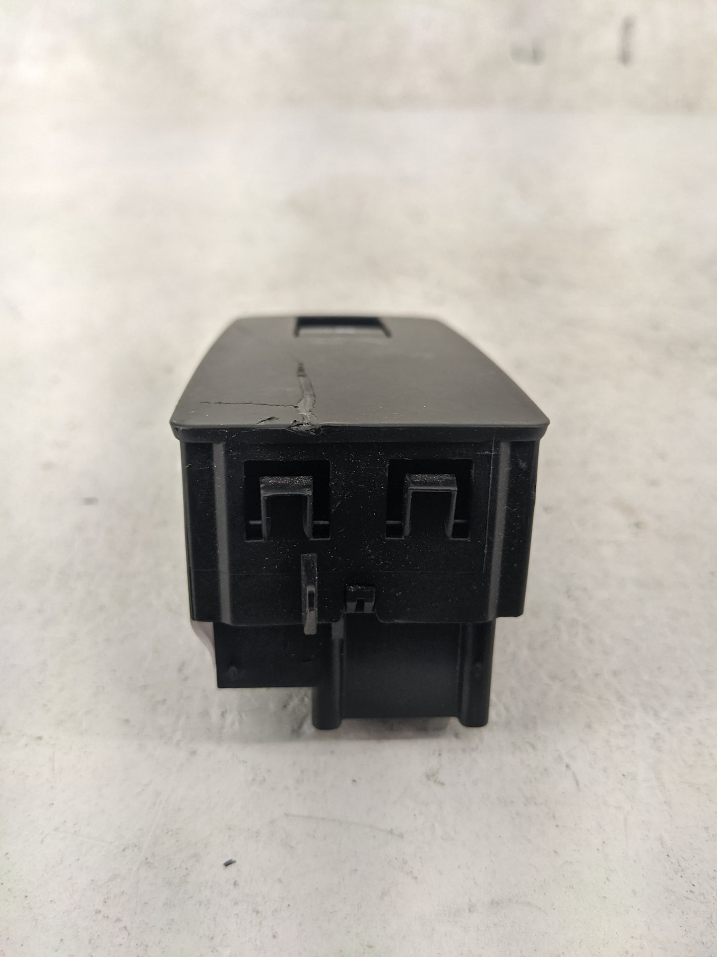 2013 Buick Verano Master Power Window Switch Replacement Driver Side Left P/N:20792536 Fits OEM Used Auto Parts - Oemusedaut