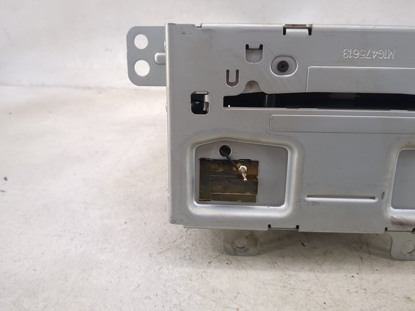 2013 Buick Verano Radio AM FM Cd Player Receiver Replacement P/N:23121124 GA-130-COLR-NS Fits OEM Used Auto Parts - Oemuseda