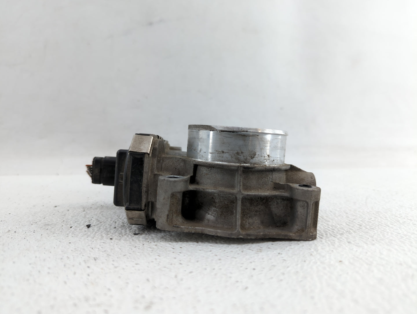 2012-2015 Buick Verano Throttle Body P/N:12632101CA Fits Fits 2012 2013 2014 2015 OEM Used Auto Parts - Oemusedautoparts1.co