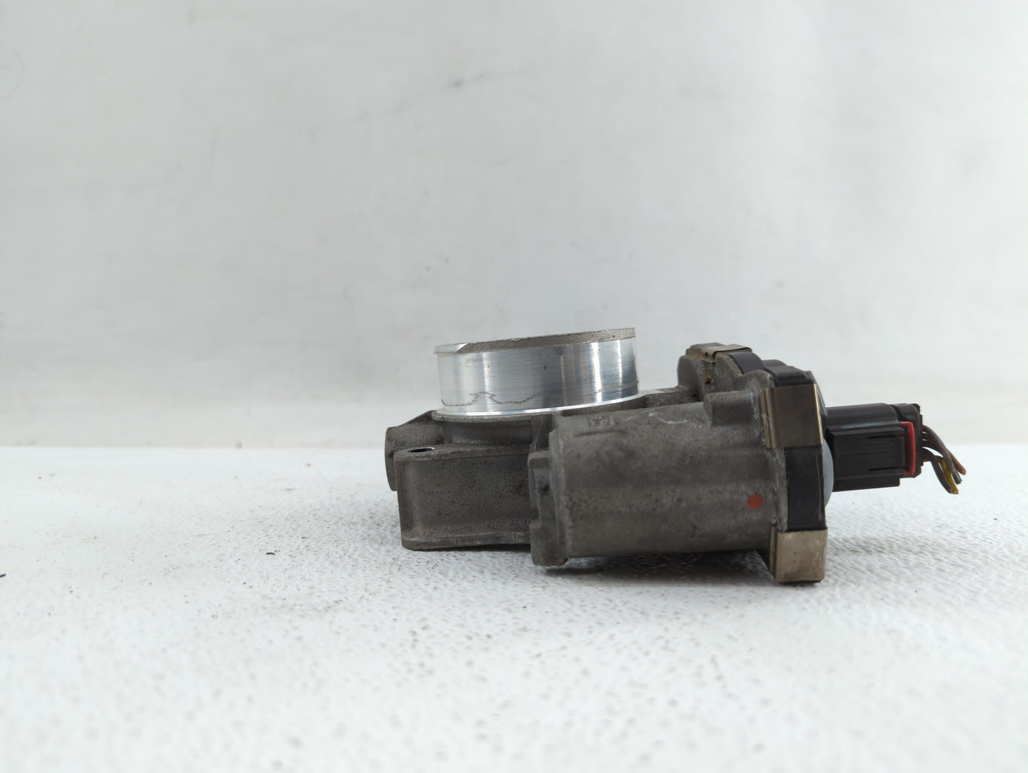 2012-2015 Buick Verano Throttle Body P/N:12632101CA Fits Fits 2012 2013 2014 2015 OEM Used Auto Parts - Oemusedautoparts1.co