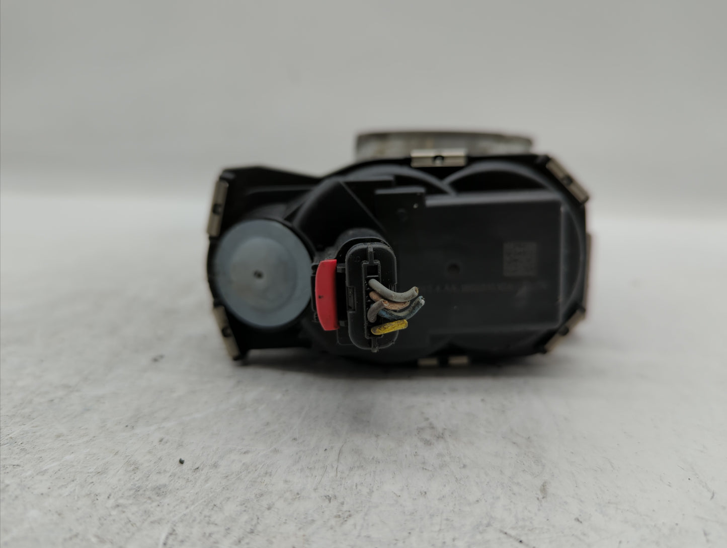 2012-2015 Buick Verano Throttle Body P/N:12632101CA Fits Fits 2012 2013 2014 2015 OEM Used Auto Parts - Oemusedautoparts1.co